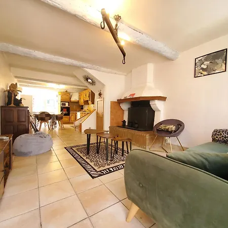 Dom wakacyjny Agreable Maison De Avec Patio