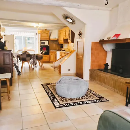 Agreable Maison De Avec Patio *