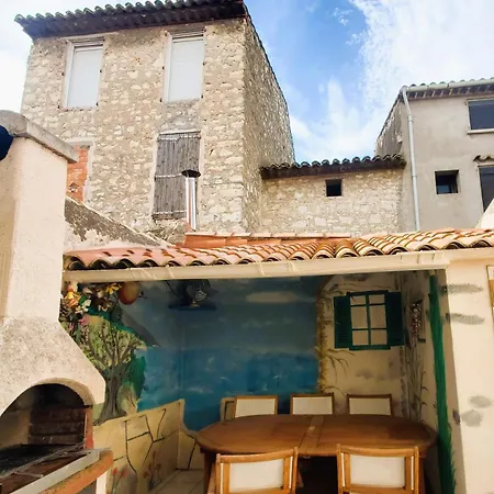 Dom wakacyjny Agreable Maison De Avec Patio *